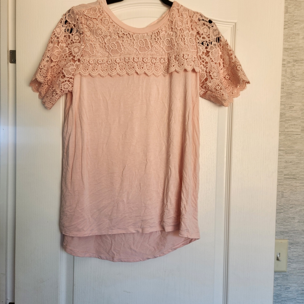 Adrianna Papell Blush Lace Sleeve Top Size M Euc